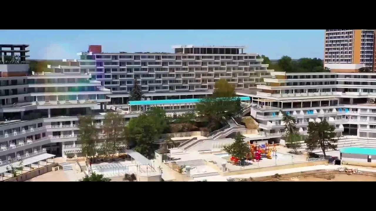 Mohammad Murad a redeschis celebrul complex Amfiteatru-Panoramic-Belvedere din staţiunea Olimp. Cât te costă o vacanţă în septembrie 