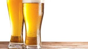 ANALIZĂ. Românii au cheltuit 10,5 mld. lei pe bere anul trecut. „Închiderea localurilor a afectat puternic vânzările”