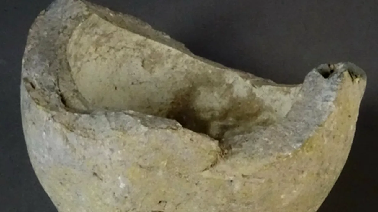 Grenadă de mână veche de 1.000 de ani, descoperită între cioburi de ceramică în Ierusalim