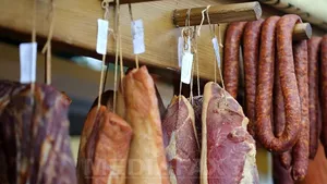 Ministrul Rus a invitat delegaţia României în China în camera sa de hotel pentru a mânca slănină