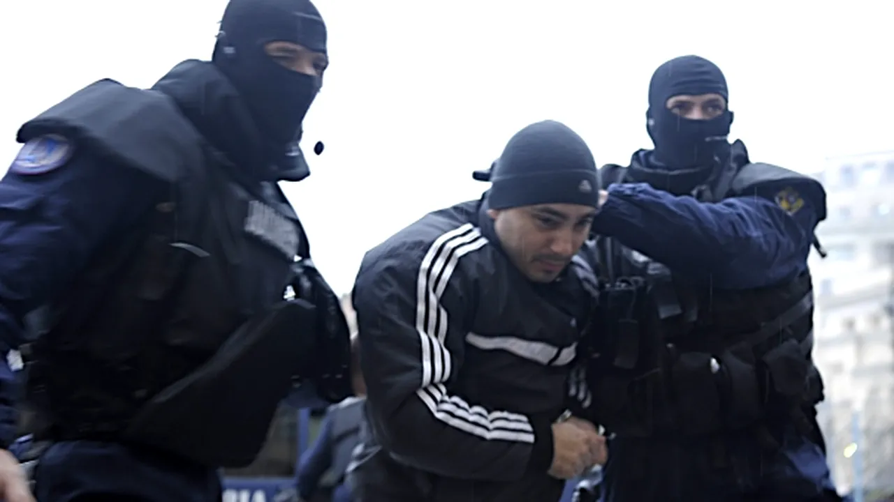 Zece persoane, reţinute în cazul armelor, printre care Eugen Preda şi Alexandru Iordan