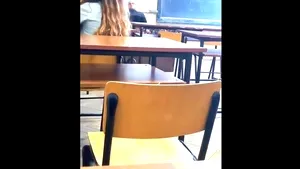 Deşi consideră comportamentul indecent, Ministerul Educaţiei aprobă SANCŢIONAREA elevelor care l-au filmat pe profesorul din Copşa Mică în timp ce acesta s-ar fi masturbat/ UPDATE: Liceul revine asupra soluţiei