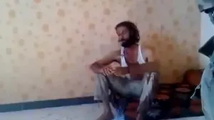 Mutassim Kadhafi a fumat o ultimă ţigară înainte de a fi executat - VIDEO