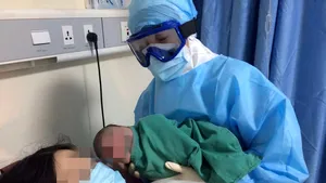 Un bebeluş din China are noul virus gripal, luat înainte de naştere de la mamă