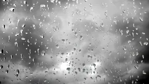 Vremea: Când scăpăm de ploi? Iată cum arată prognoza METEO