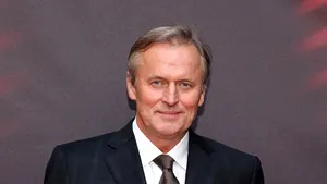Scriitorul John Grisham şi-a cerut scuze pentru comentariile sale privind pornografia infantilă