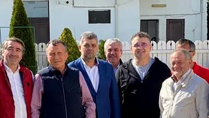 „Distanţare socială”, marca PSD. Ciolacu, fotografie de grup de peste opt persoane, în Moldova, în plină stare de alertă