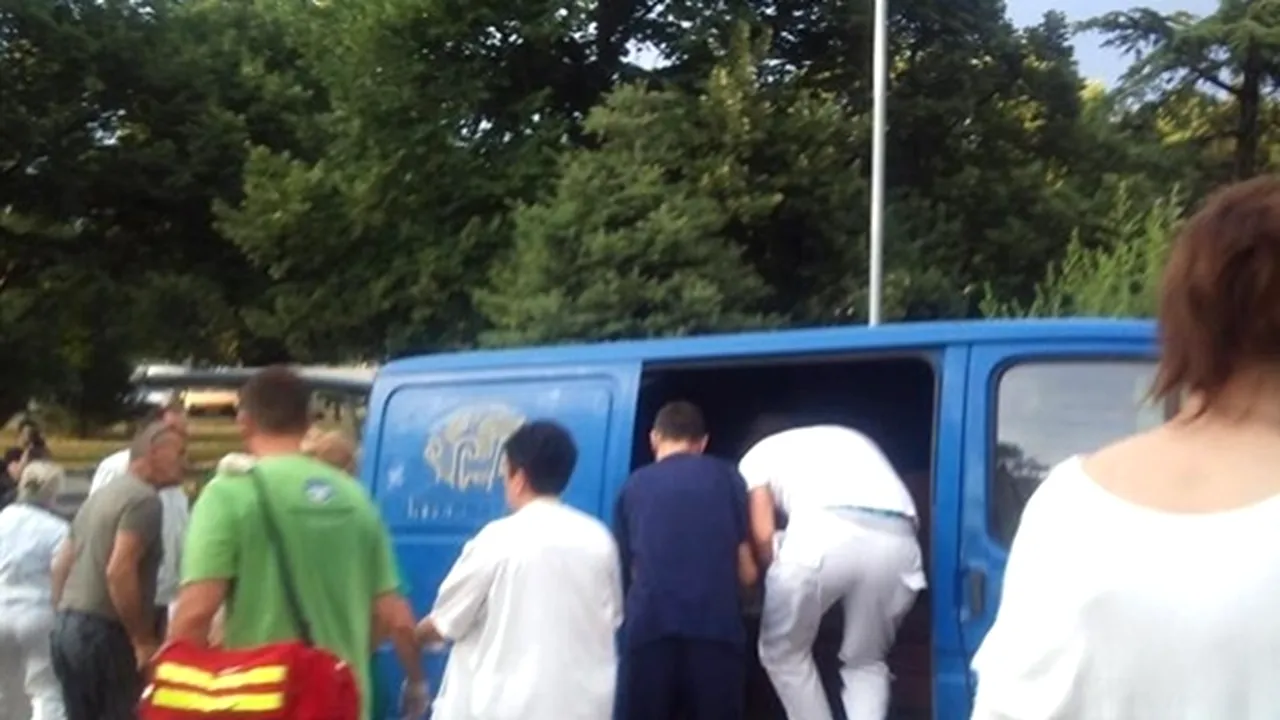 Un autocar cu TURIŞTI ROMÂNI s-a prăbuşit într-o prăpastie în Muntenegru: 17 oameni au murit şi 30 au fost răniţi. În autocar erau 47 de români, printre care şi un minor - FOTO, VIDEO
