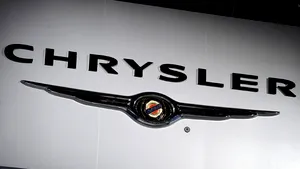 Chrysler va rechema peste 24.000 de autovehicule pentru probleme la sistemul de frânare