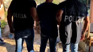 Un criminal italian care a fugit din închisoare pentru a şaptea oară a fost găsit într-un ţarc pentru oi