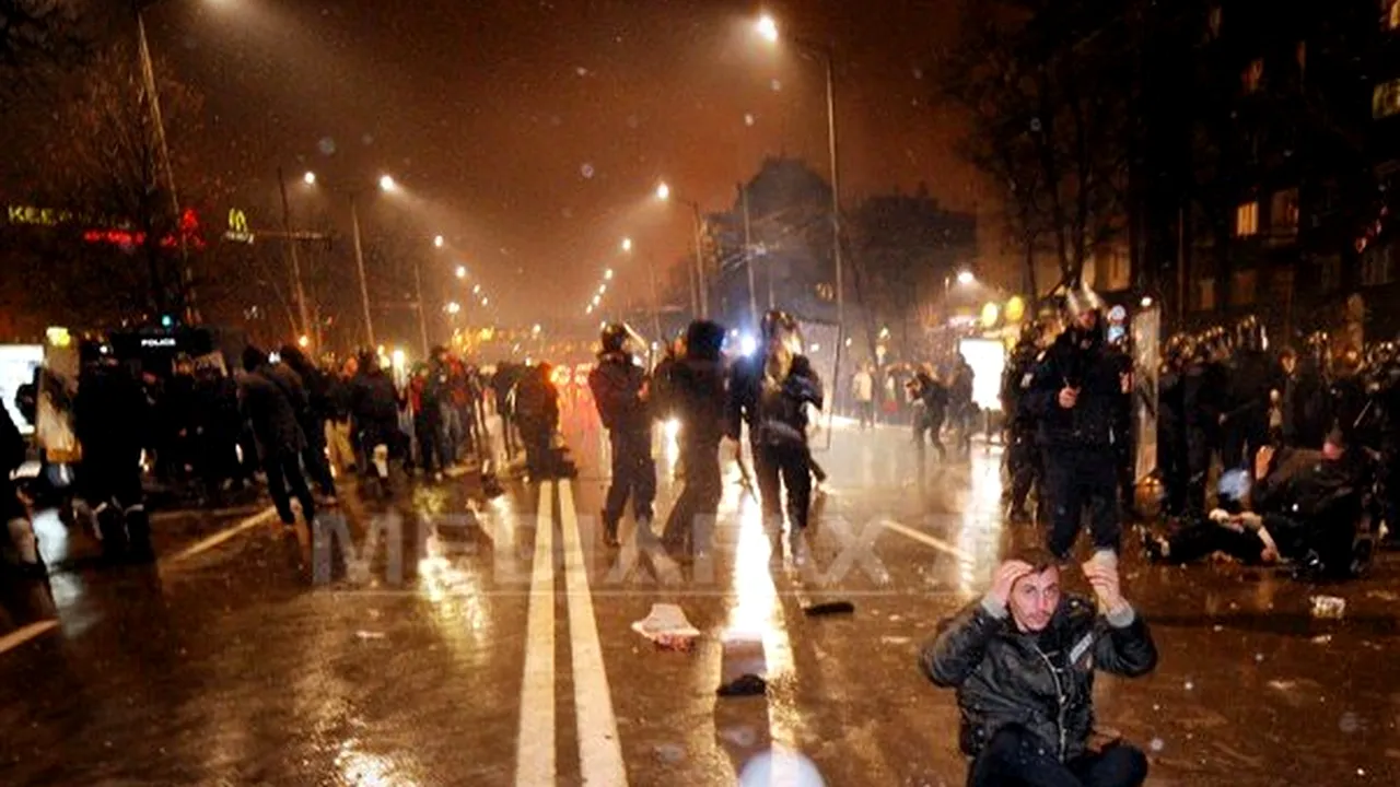 Mii de persoane au înconjurat sediul CEZ din Sofia