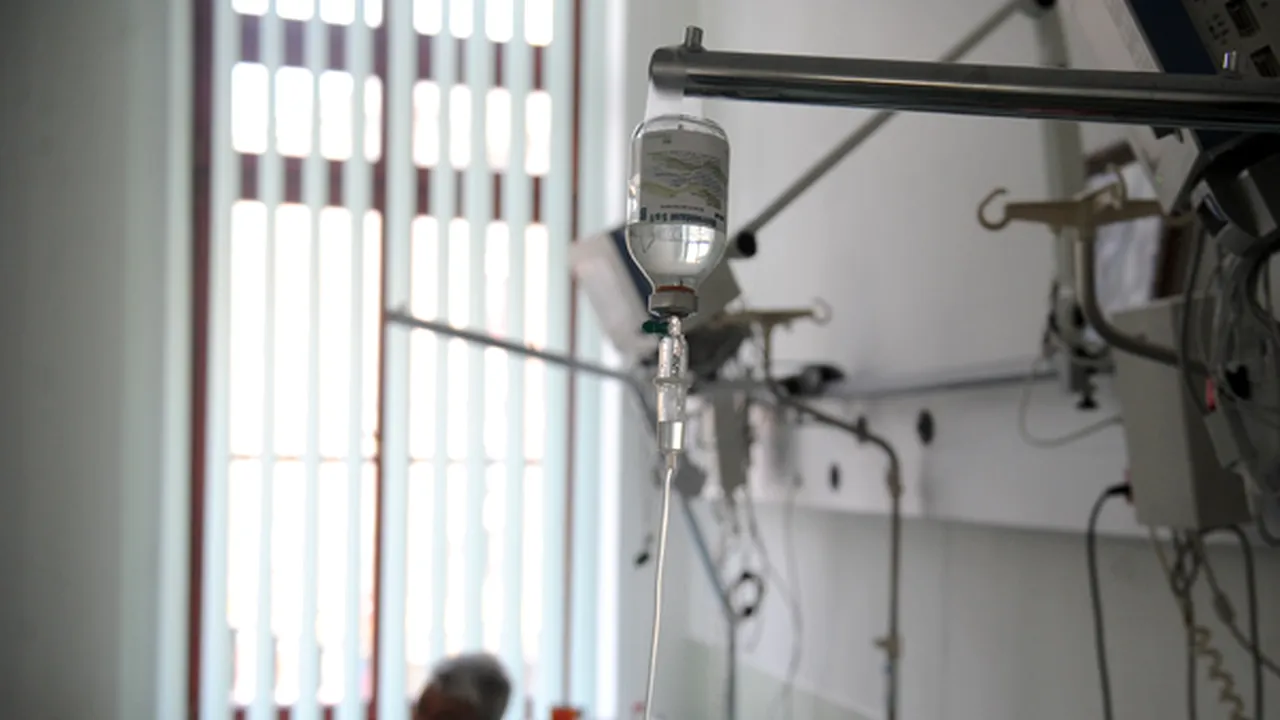 ANALIZĂ: Situaţia bărbatului care a murit plimbat între spitale, departe de a fi un caz izolat