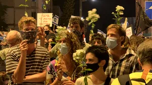 COMENTARIU Lelia Munteanu: O diversiune ordinară a poliţiei împotriva protestatarilor de la Festibalfour