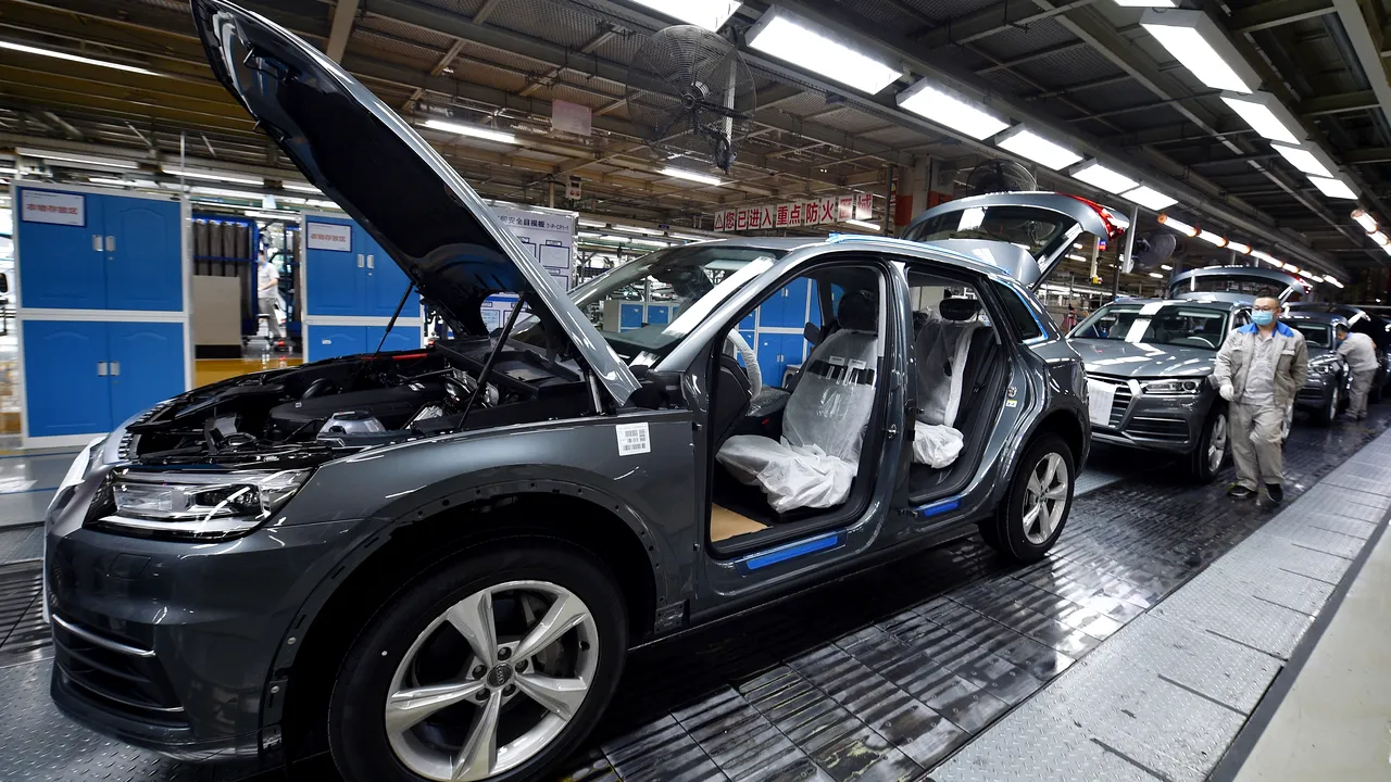 Criza componentelor electronice loveşte din plin şi industria auto locală. Companii importante sunt afectate