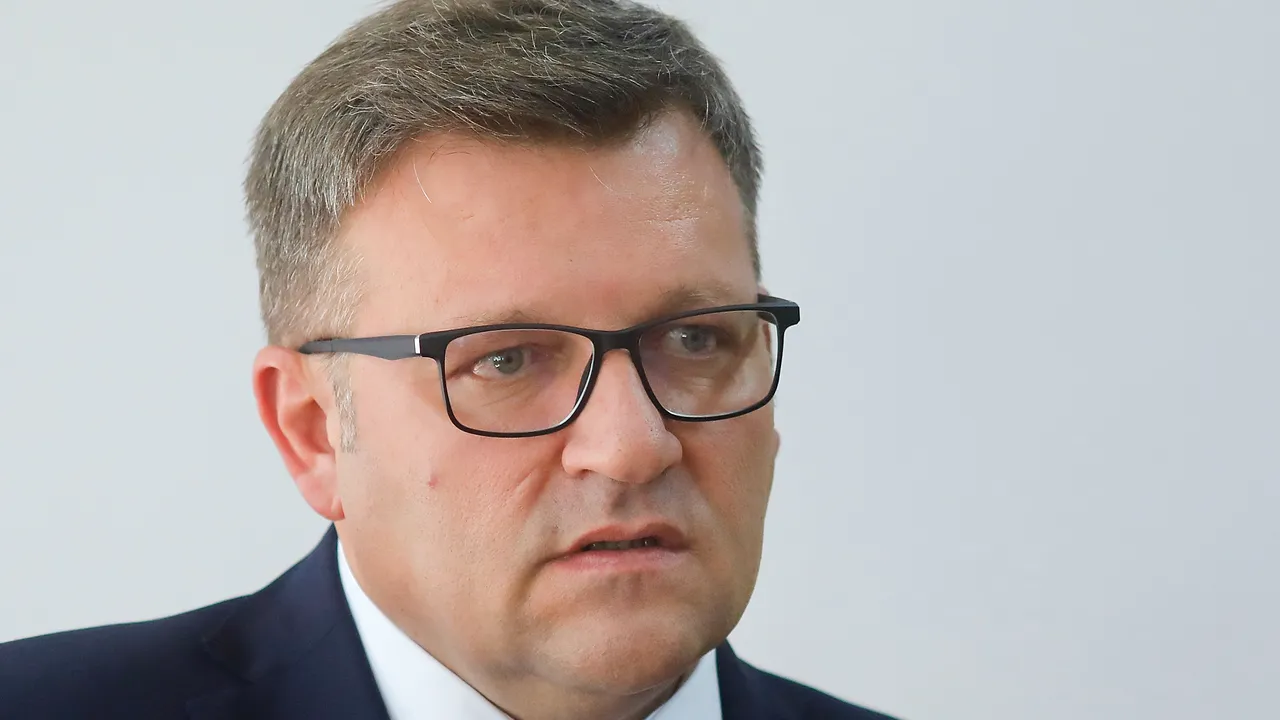 Moţiunea simplă împotriva ministrului Marius Budăi, respinsă de Camera Deputaţilor