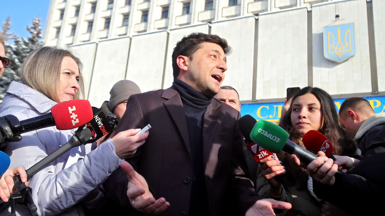 Alegeri prezidenţiale în Ucraina: Un actor de comedie, considerat favorit/ Iulia Timoşenko: Astăzi avem şansa de a schimba totul/ Poroşenko crede că va câştiga scrutinul