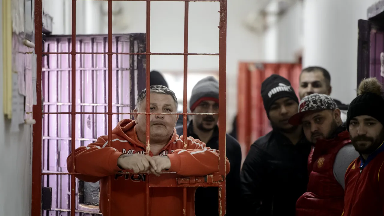 Trei rapoarte despre condiţiile din penitenciare, IGNORATE. „Situaţia a devenit publică doar când politicienii ajunşi în arest preventiv au început să se plângă de condiţii”