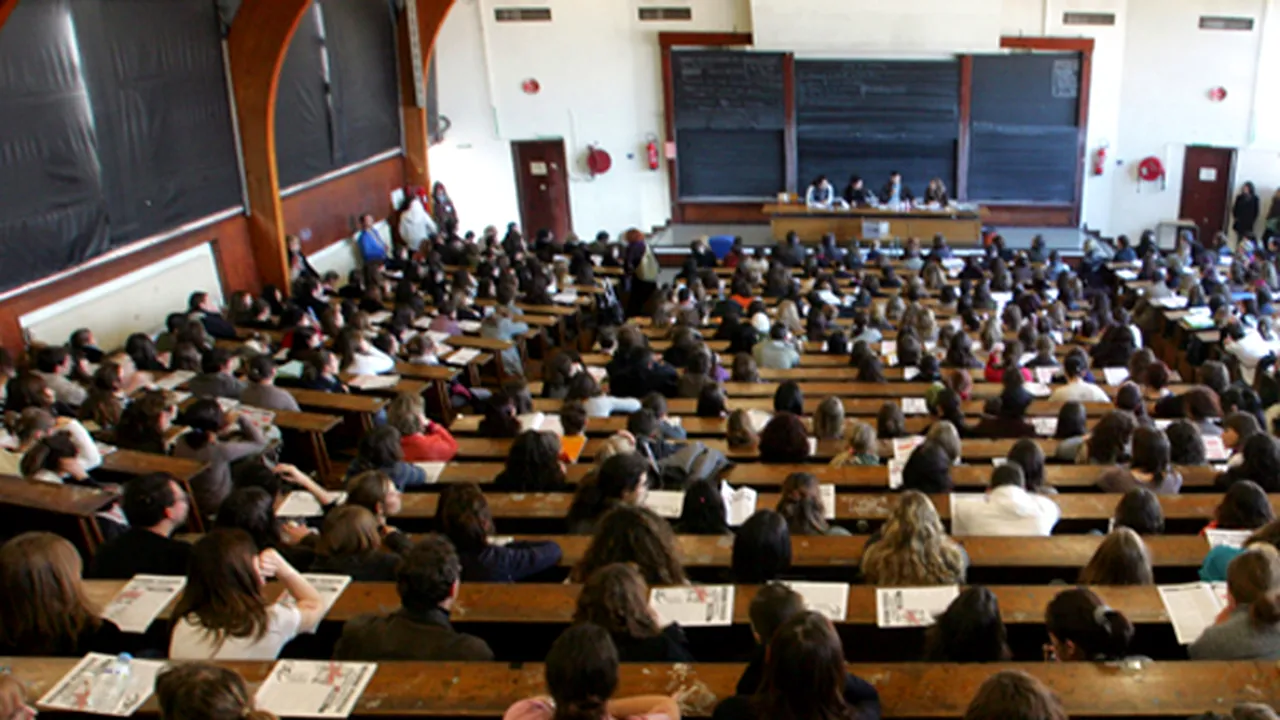 Universitate din Franţa suspendată în urma unei anchete privind trafic de diplome