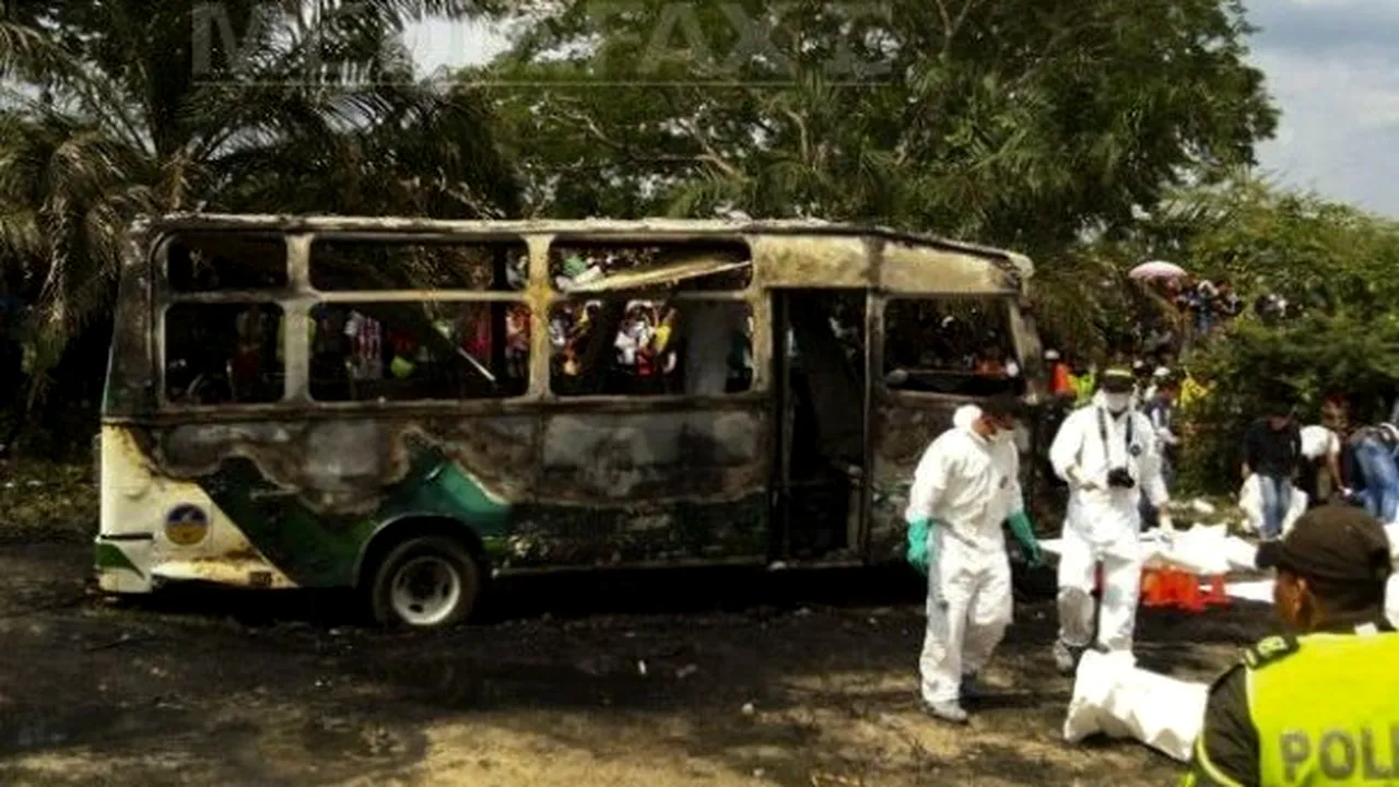 TRAGEDIE în Columbia: Treizeci şi unu de copii au ars de vii într-un autocar