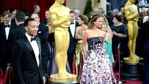 Chrissy Teigen, soţia lui John Legend, a postat prima fotografie cu fetiţa cuplului pe Instagram - FOTO 