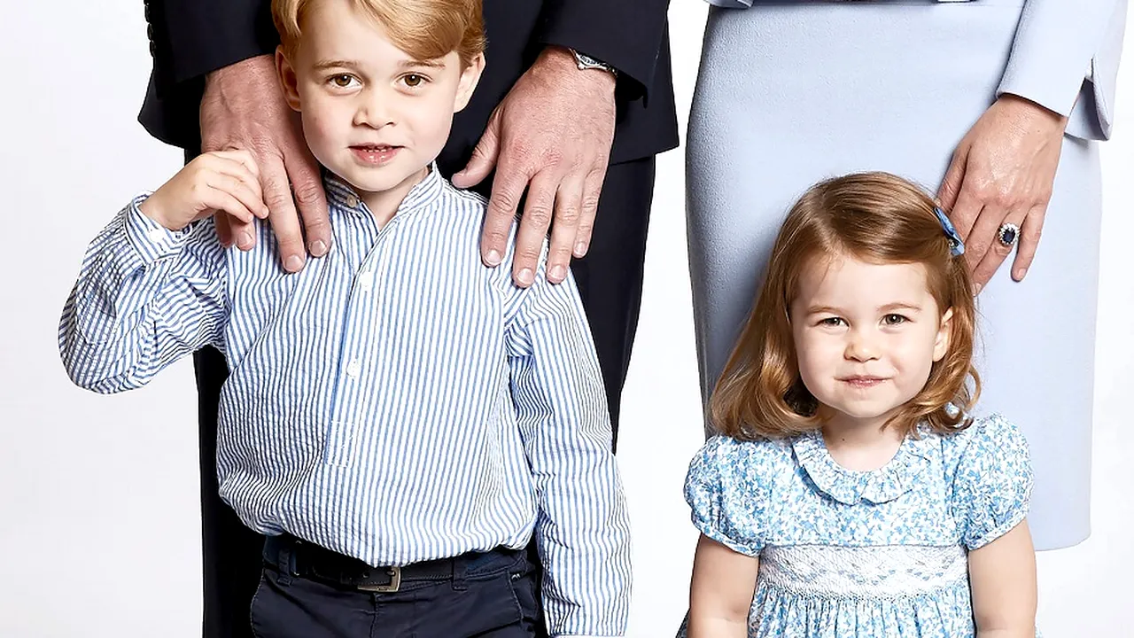 Prinţul William şi ducesa de Cambridge au făcut publică fotografia pentru felicitarea de Crăciun / Anunţul despre prinţesa Charlotte | FOTO