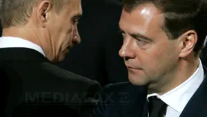 Medvedev critică declaraţiile lui Putin despre situaţia din Libia