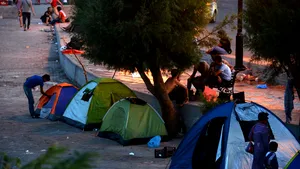 Avocatul general al Curţii Europene pledează pentru respingerea apelului Ungariei şi Slovaciei care nu vor să respecte cotele obligatorii de refugiaţi/ Ministrul ungar de Externe: Opinia avocatului CE face parte din planul Soros