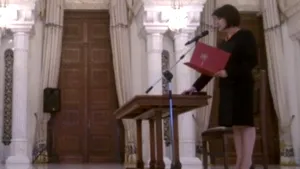 Noul judecător CC Maya Teodoroiu a depus jurământul la Cotroceni. Iohannis: Judecătorii CC sunt un stâlp al democraţiei - VIDEO