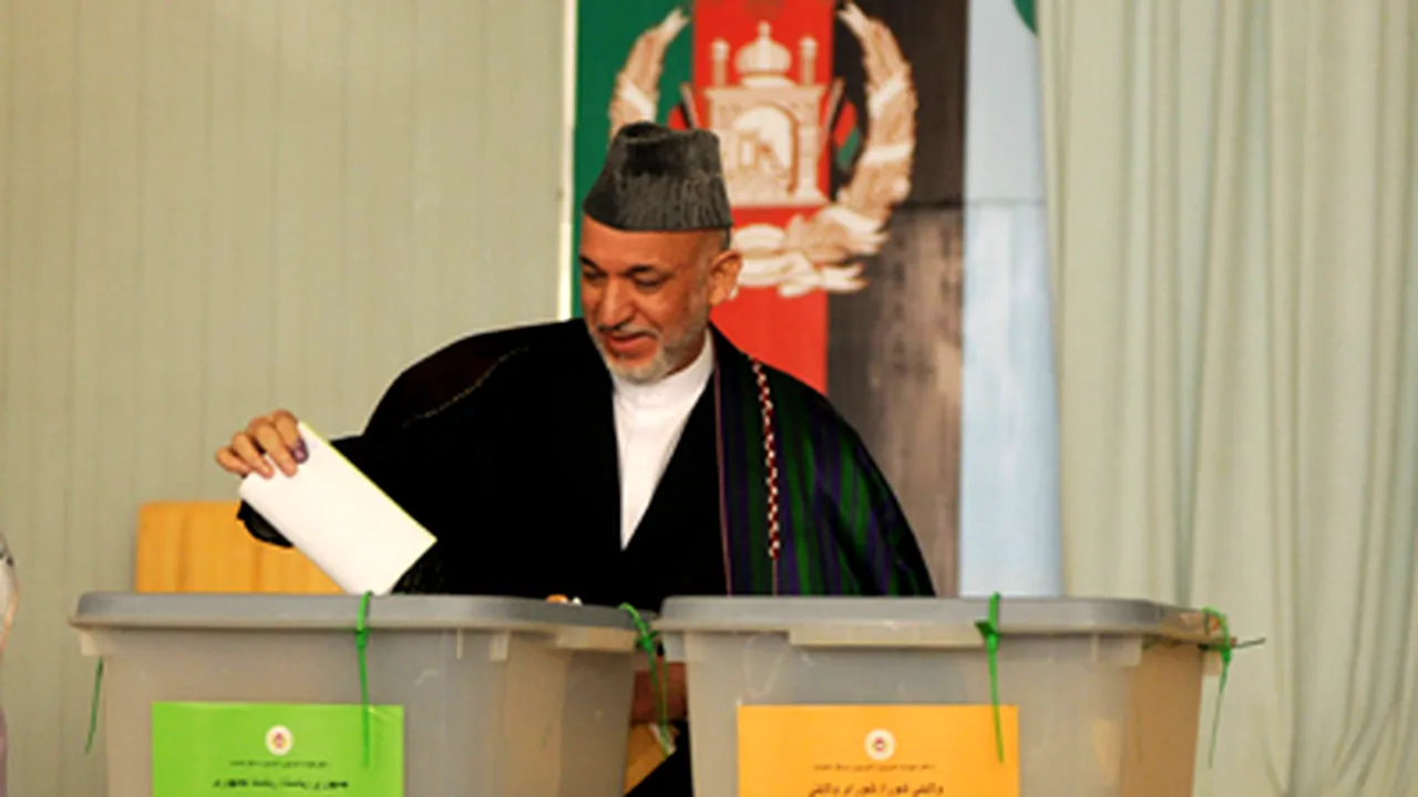 Echipa lui Hamid Karzai, acuzată de lideri tribali de falsificarea a 24.000 de voturi