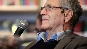 Scriitorul israelian Amos Oz, recompensat cu premiul Franz Kafka pentru literatură pe 2013