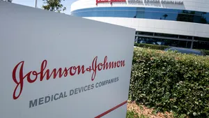 Veşti bune de la Johnson & Johnson. Compania farmaceutică va începe etapa finală a studiilor clinice pentru dezvoltarea unui vaccin