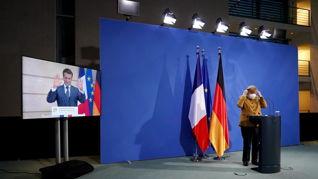 Emmanuel Macron insistă pentru autonomia strategică a UE şi evocă problema sistemelor balistice