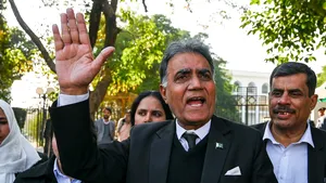 Fostul preşedinte pakistanez Pervez Musharraf, condamnat la moarte / Reacţia armatei