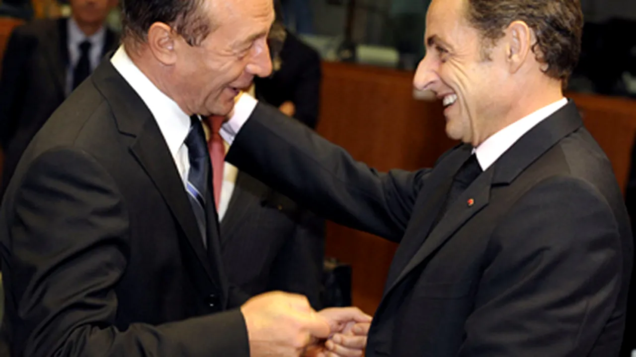 Nicolas Sarkozy îi transmite 