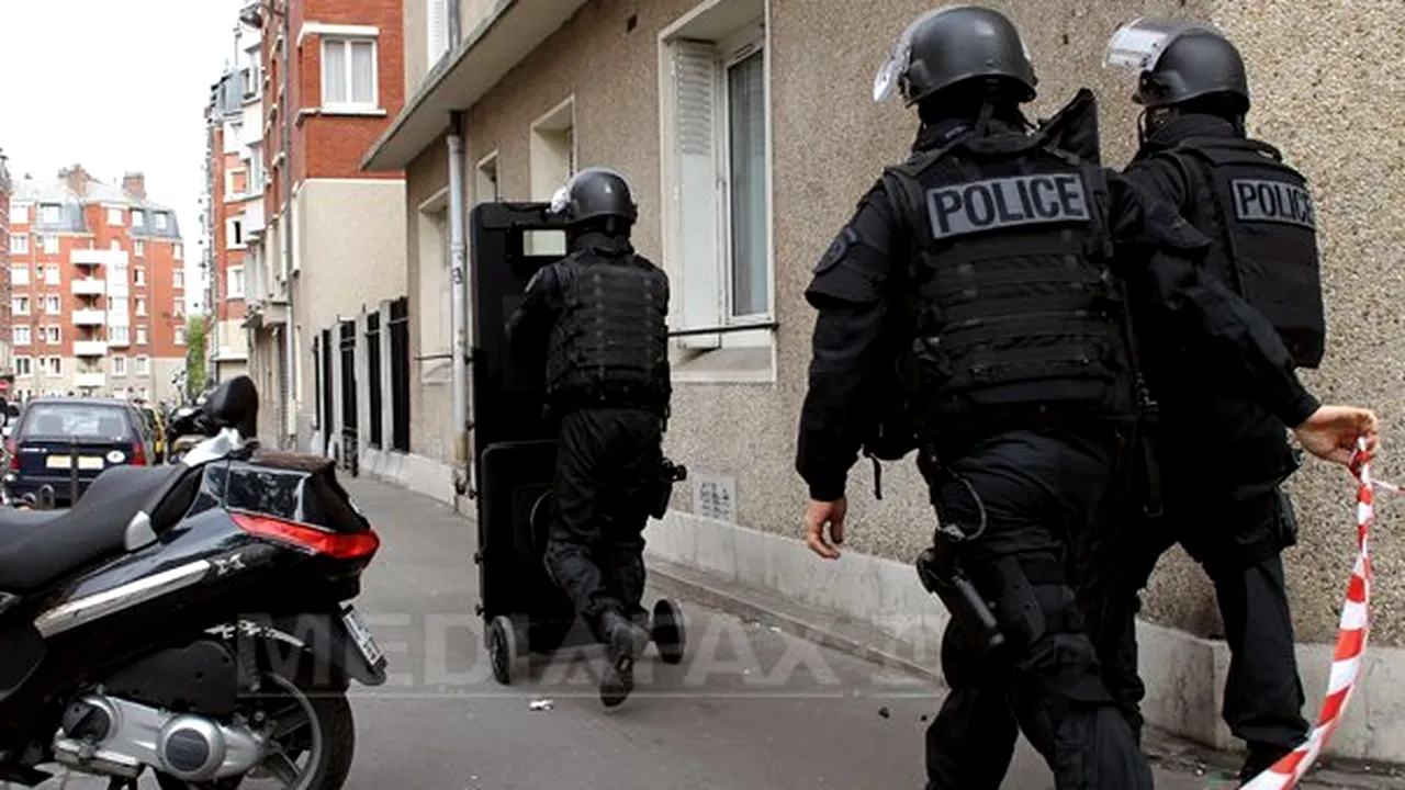 Un bărbat ce pretinde că are legături cu Al-Qaida a luat ostatici într-o bancă din Toulouse. El a fost arestat, iar persoanele sechestrate au fost eliberate