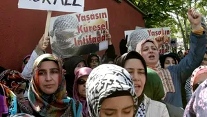 Sute de persoane protestează la Istanbul şi Ankara faţă de raidul israelian - VIDEO
