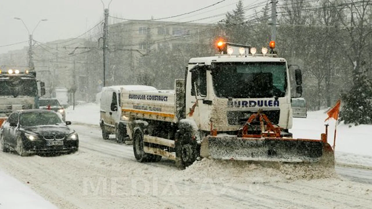 Oprescu: Rog operatorii de deszăpezire să intre cu prioritate în zonele fără canalizare din Capitală
