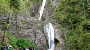 Mesajul ironic al unui deputat, după prăbuşirea Cascadei Bigăr: „Nu avem cărţi poştale cu Cascada Duruitoarea modificată în Photoshop”