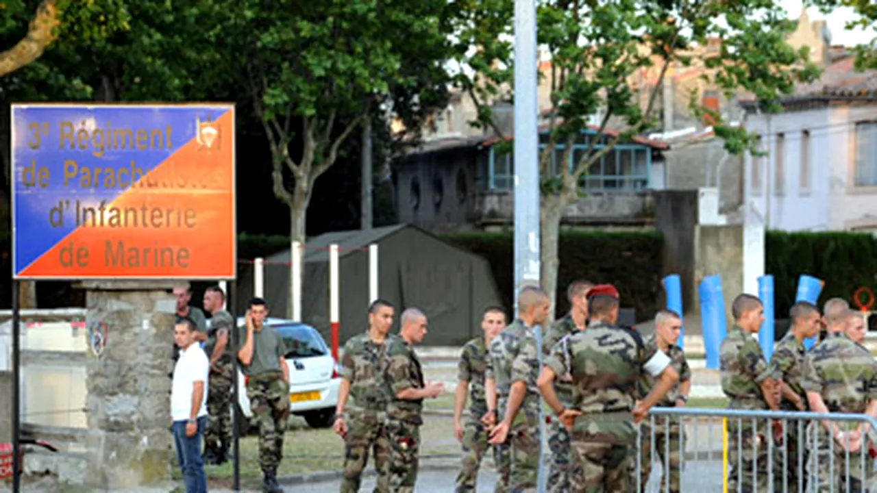 Şaptesprezece răniţi în cursul unei demonstraţii militare în Franţa (Video)