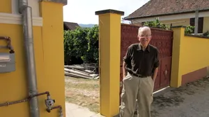 Profesorul belgian van Itterbeek care trăieşte de 17 ani în Cisnădioara: O experienţă cosmică pe care nu ar fi găsit-o niciodată în Occidentul Europei