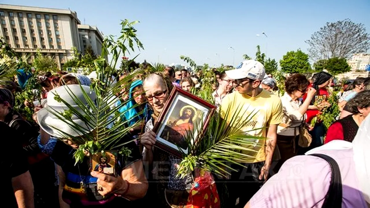 Două procesiuni de Florii în Capitală: Cea a ortodocşilor - sâmbătă, iar cea catolică - duminică