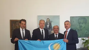 Kelemen, preşedintele UDMR: Am fost surprins de reacţiile isterice, inclusiv la nivel înalt, la fotografia cu Klemm / Băsescu: Propagandişti, nu trageţi în SUA