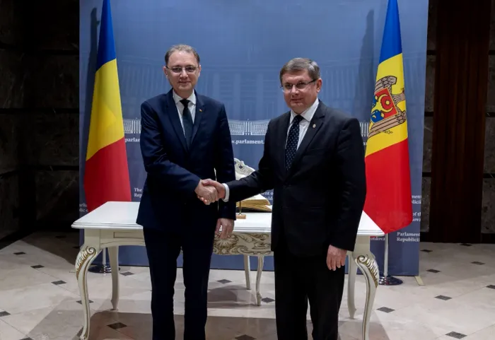POLITIC Luca Niculescu, întâlnire cu președintele Parlamentului de la Chișinău: Ne coordonăm pentru a face faţă atacurilor hibride şi incursiunilor zilnice cu drone