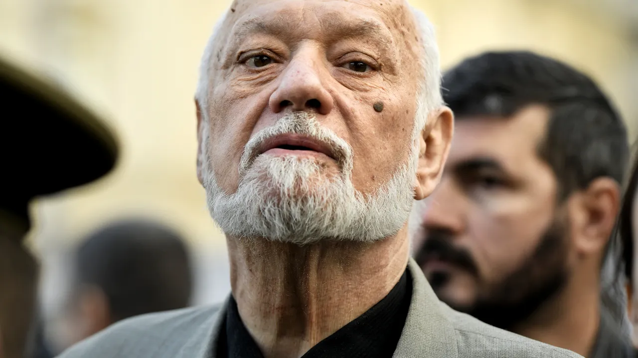 Procurorul general a primit cererile de urmărire penală pentru Petre Roman şi Gelu Voican Voiculescu