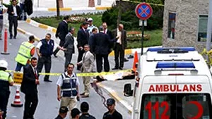 Patru persoane, arestate în legătură cu atacul armat comis la Istanbul