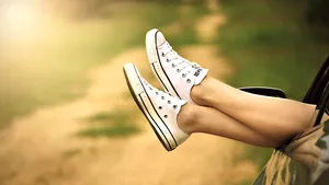 Statul român a devenit noul proprietar a patru perechi de pantofi sport folosiţi