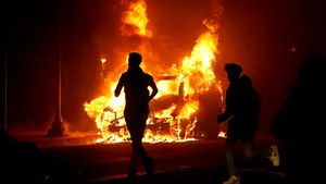 VIDEO | A history of violence. Protestele din Statele Unite amintesc de alte momente când America a ars 