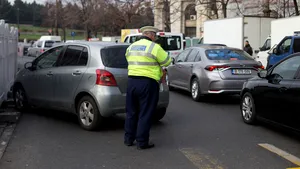 Poliţist din Ilfov reţinut când primea 1.000 de lei să ajute o persoană într-un dosar