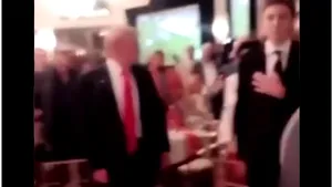 VIDEO: Ce făcea Trump în timpul intonării imnului naţional al SUA, la petrecerea de Super Bowl. Gestul preşedintelui, aspru criticat