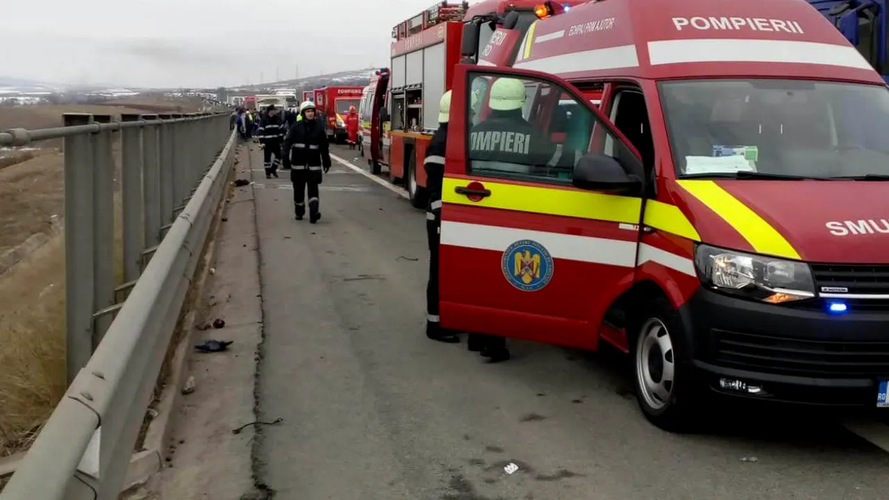 Microbuz cu nouă persoane la bord, răsturnat în judeţul Braşov